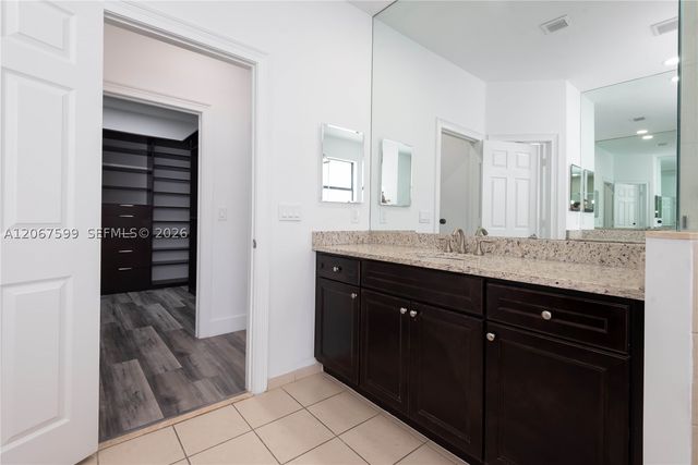 10235 NW 87th Ter, Doral, FL 33178