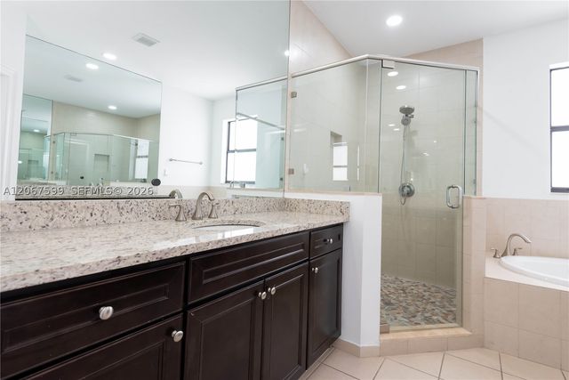 10235 NW 87th Ter, Doral, FL 33178