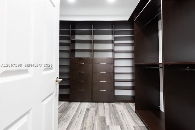 10235 NW 87th Ter, Doral, FL 33178