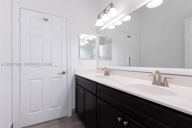 10235 NW 87th Ter, Doral, FL 33178