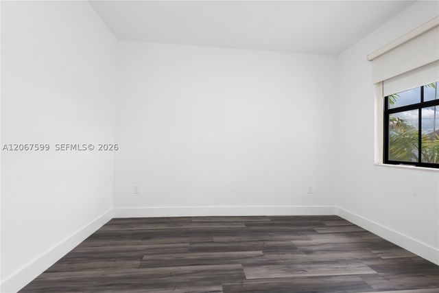10235 NW 87th Ter, Doral, FL 33178