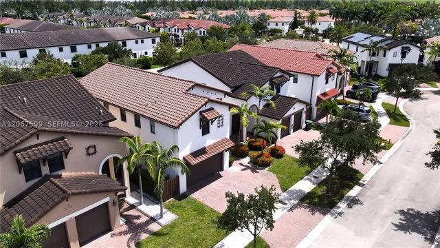 10235 NW 87th Ter, Doral, FL 33178