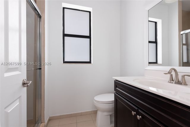 10235 NW 87th Ter, Doral, FL 33178