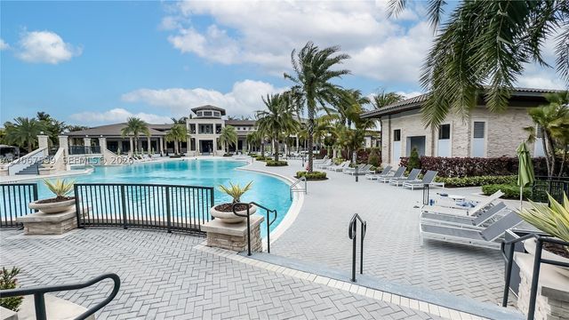 10235 NW 87th Ter, Doral, FL 33178
