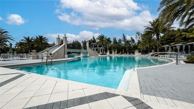10235 NW 87th Ter, Doral, FL 33178