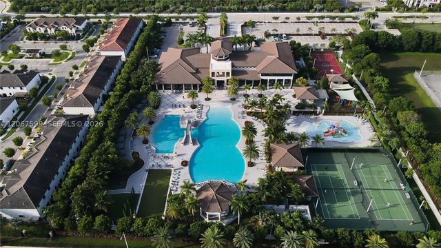 10235 NW 87th Ter, Doral, FL 33178