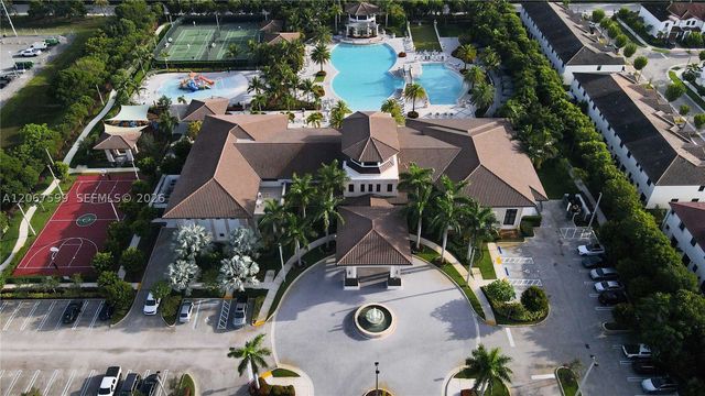 10235 NW 87th Ter, Doral, FL 33178