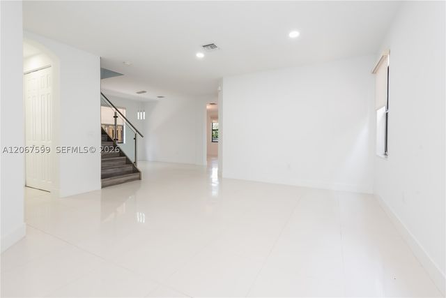 10235 NW 87th Ter, Doral, FL 33178