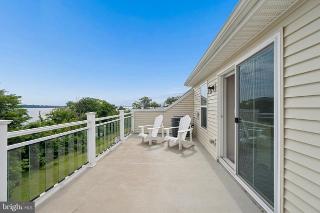 3062 SHAWS RD, Edgemere, MD 21219