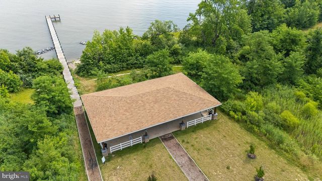 3062 SHAWS RD, Edgemere, MD 21219