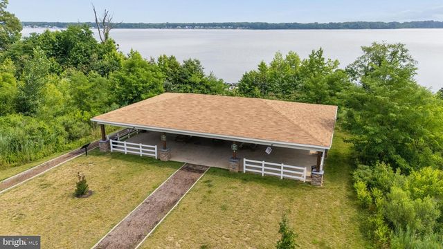 3062 SHAWS RD, Edgemere, MD 21219