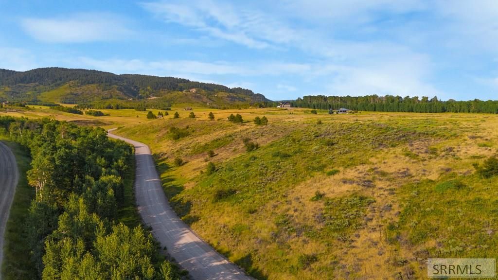 Image 8 of property listing at 1593 Sharptail Road, Ashton, ID 83420