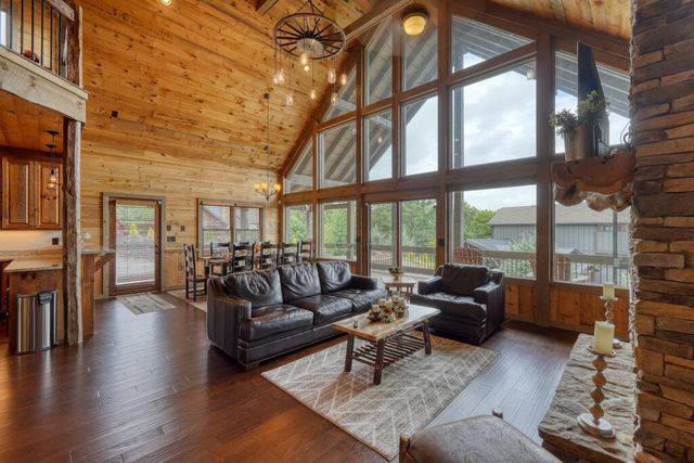 561 Deer Crest Road, Blue Ridge, GA 30513