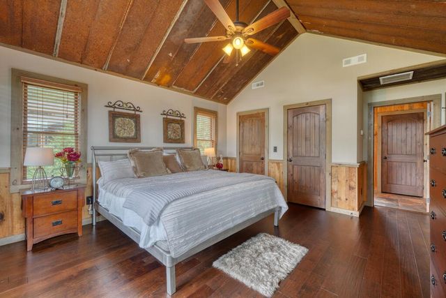 561 Deer Crest Road, Blue Ridge, GA 30513