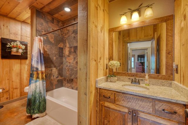 561 Deer Crest Road, Blue Ridge, GA 30513