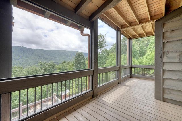 561 Deer Crest Road, Blue Ridge, GA 30513