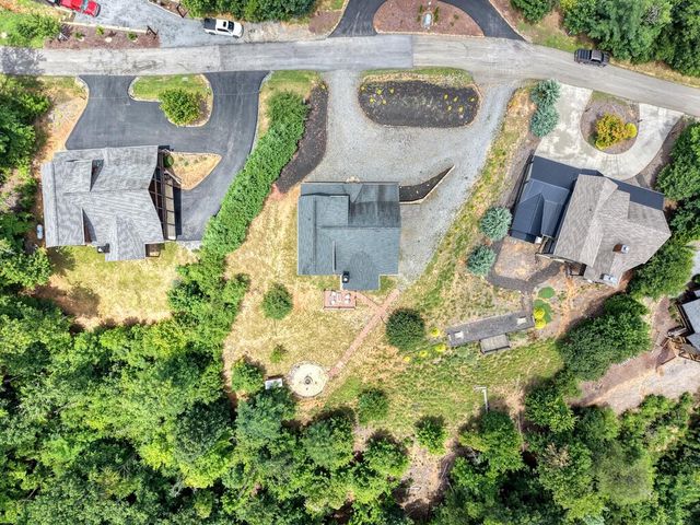 561 Deer Crest Road, Blue Ridge, GA 30513