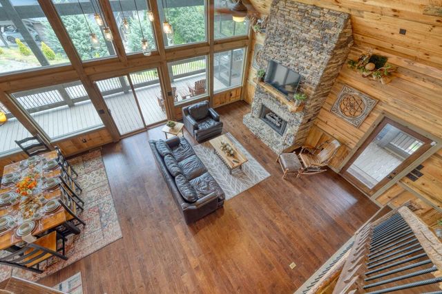 561 Deer Crest Road, Blue Ridge, GA 30513
