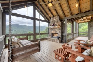 561 Deer Crest Road, Blue Ridge, GA 30513