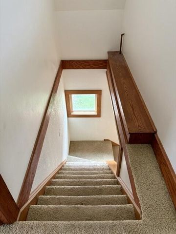 8860 S 5th AVENUE, Oak Creek, WI 53154