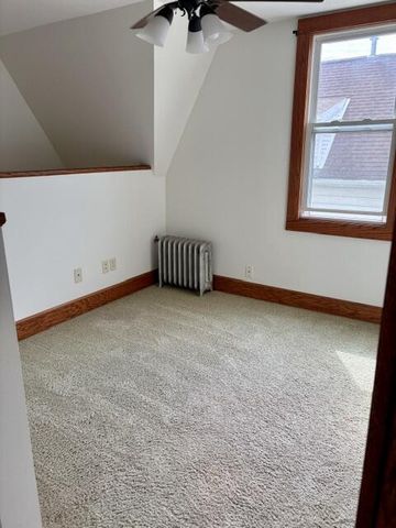 8860 S 5th AVENUE, Oak Creek, WI 53154