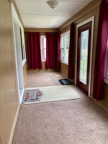 8860 S 5th AVENUE, Oak Creek, WI 53154