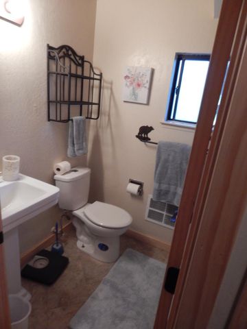 2476 Camanche Dr, Arnold, CA 95223