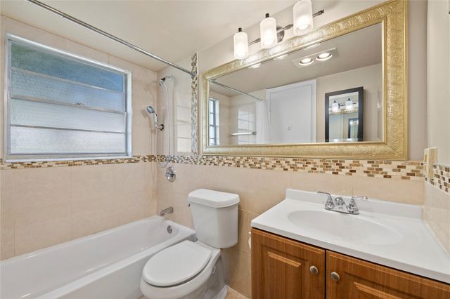 28 Prescott B 28, Deerfield Beach, FL 33442