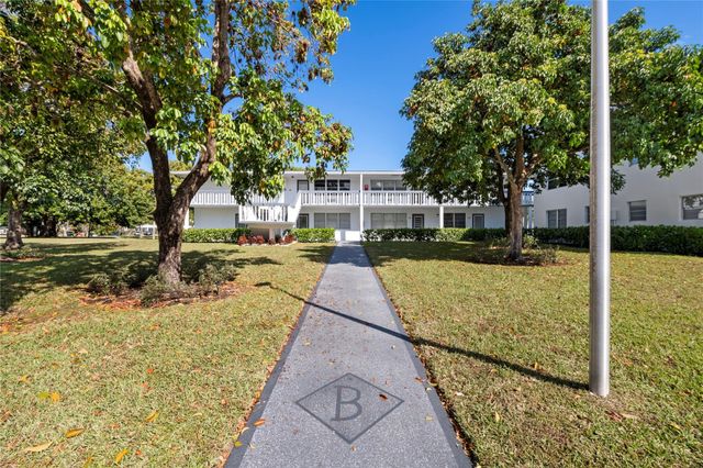 28 Prescott B 28, Deerfield Beach, FL 33442