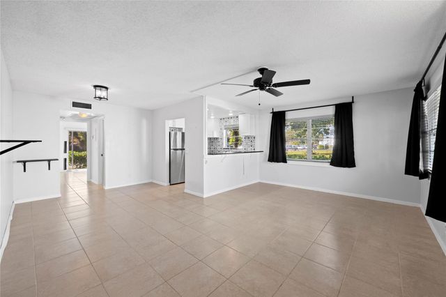 28 Prescott B 28, Deerfield Beach, FL 33442
