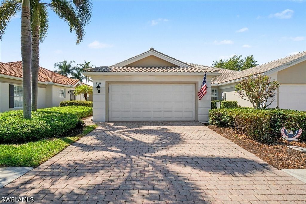 5338 Guadeloupe WAY, Naples, FL 34119