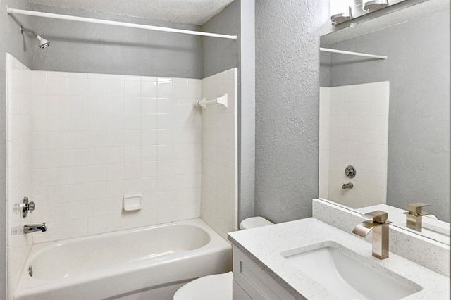 7417 VISTA WAY 208, Lakewood Ranch, FL 34202