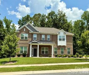 2044 Sweet William Drive, Harrisburg, NC 28075