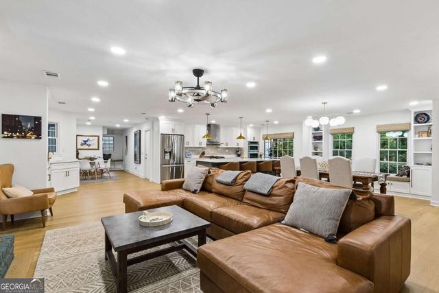 2658 Chimney Springs Drive, Marietta, GA 30062