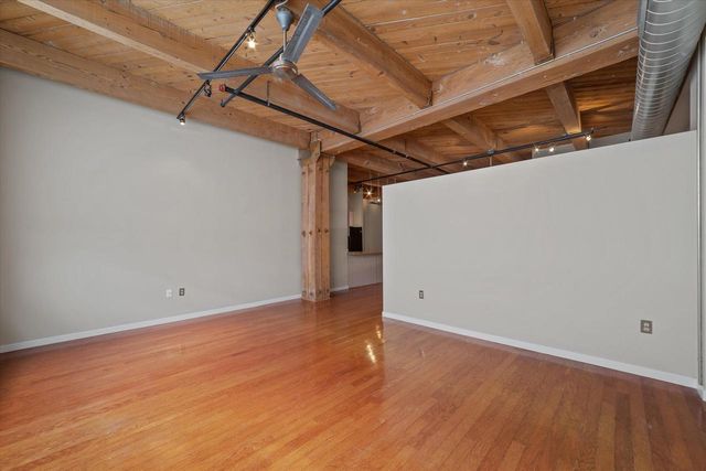 234 E Reservoir AVENUE #304, Milwaukee, WI 53212