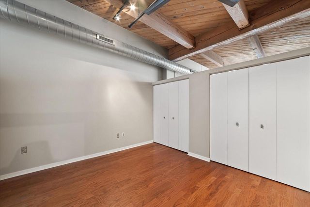 234 E Reservoir AVENUE #304, Milwaukee, WI 53212