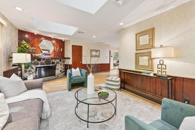 2336 W Green Tree ROAD, Milwaukee, WI 53209