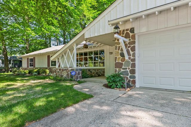 2336 W Green Tree ROAD, Milwaukee, WI 53209