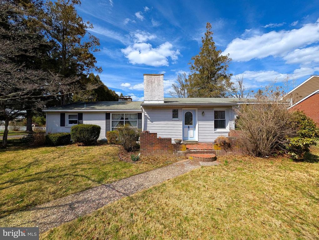 Image 1 of property listing at 163 PENNSYLVANIA AVE, Chalfont, PA 18914