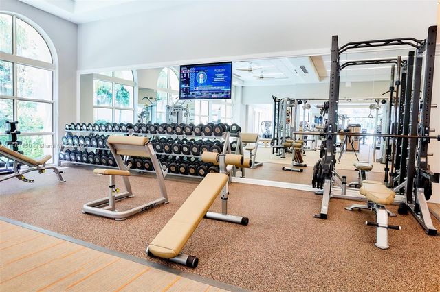 799 CRANDON BL 807, Key Biscayne, FL 33149
