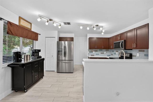 1235 SW 46th Ter, Deerfield Beach, FL 33442