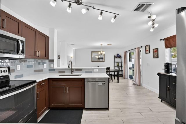 1235 SW 46th Ter, Deerfield Beach, FL 33442
