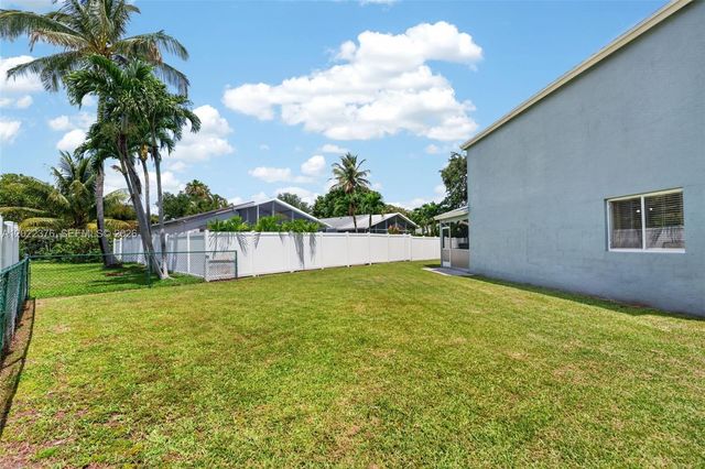 1235 SW 46th Ter, Deerfield Beach, FL 33442