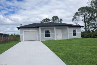 1243 Antonio ST E, Lehigh Acres, FL 33974