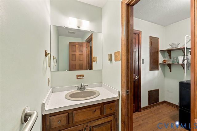 7350 Elko Rd, Sandston, VA 23150