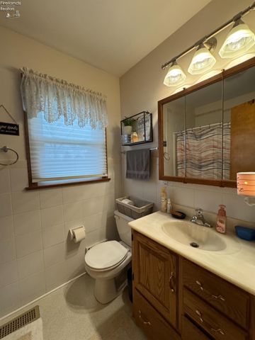 124 Sunset Drive, Bellevue, OH 44811