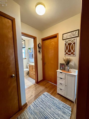 124 Sunset Drive, Bellevue, OH 44811