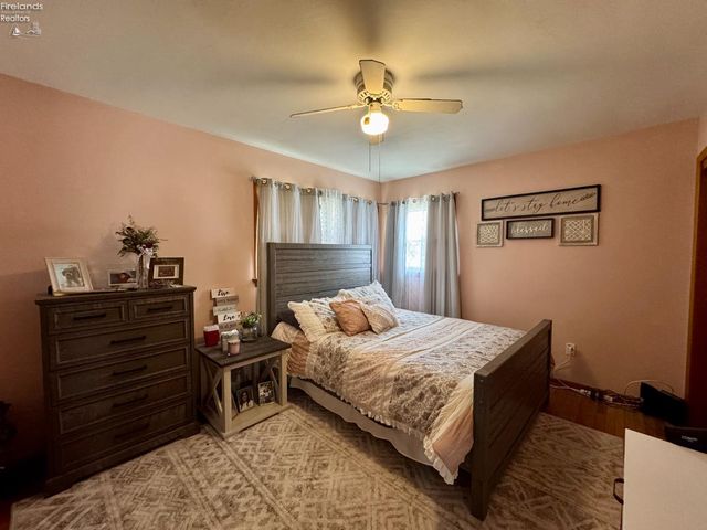 124 Sunset Drive, Bellevue, OH 44811