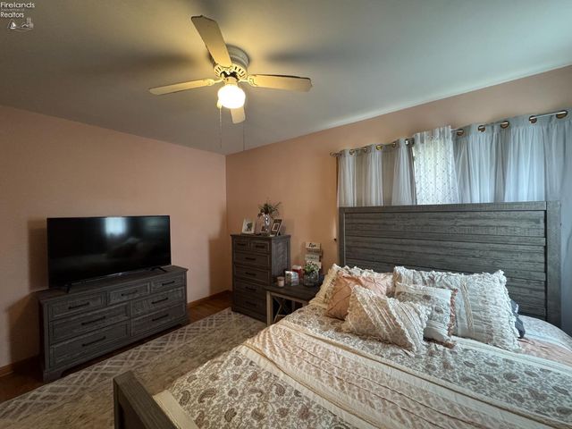 124 Sunset Drive, Bellevue, OH 44811