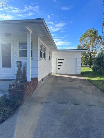 124 Sunset Drive, Bellevue, OH 44811